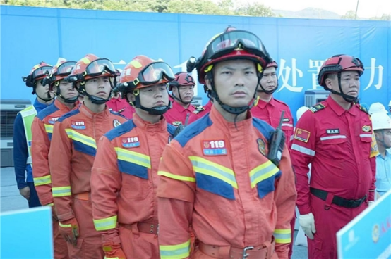 03  渝萬高鐵隧道火災及坍塌事故 綜合應急演練在站前8標成功舉行502.png